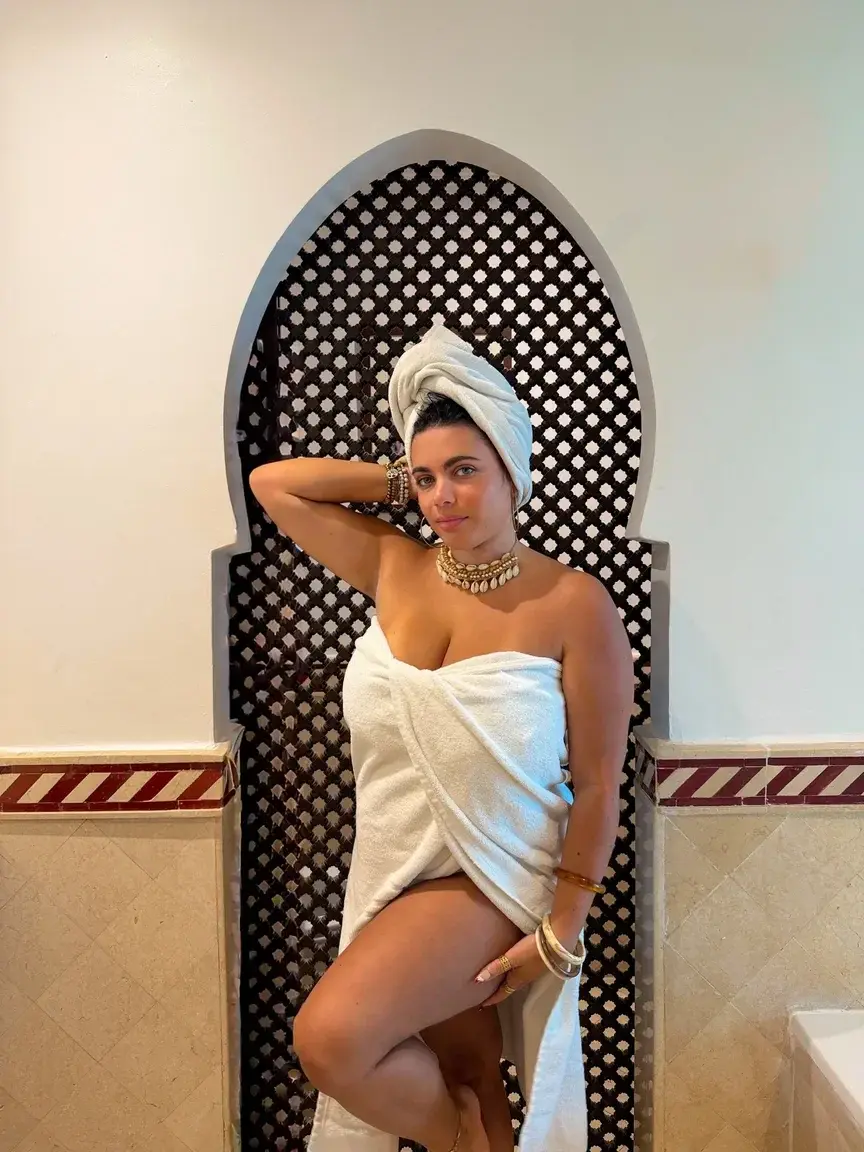 Leak & nude MYM — Laurab974 : « média » (MYM)
