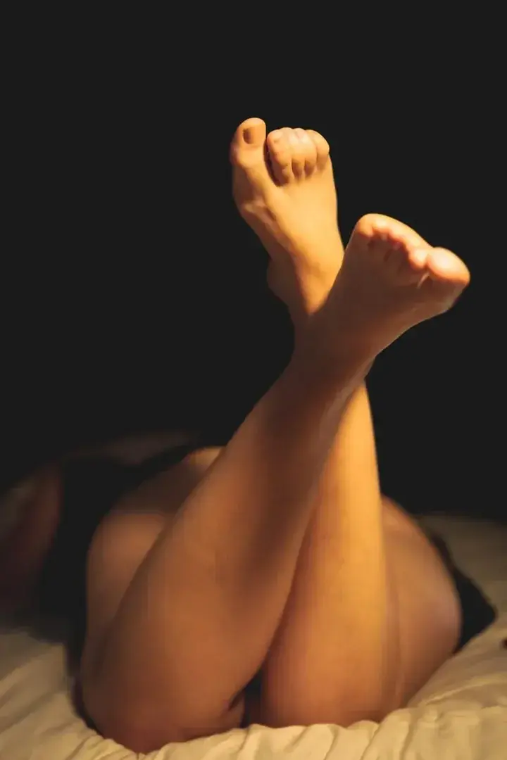 Leak & nude 3 — Jolispiedsnus1