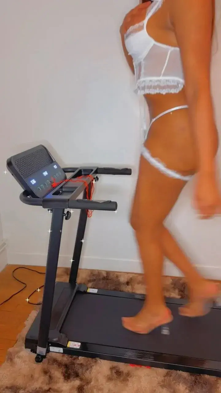 Viens me rejoindre on fait du cardio ensemble 💦😏😛