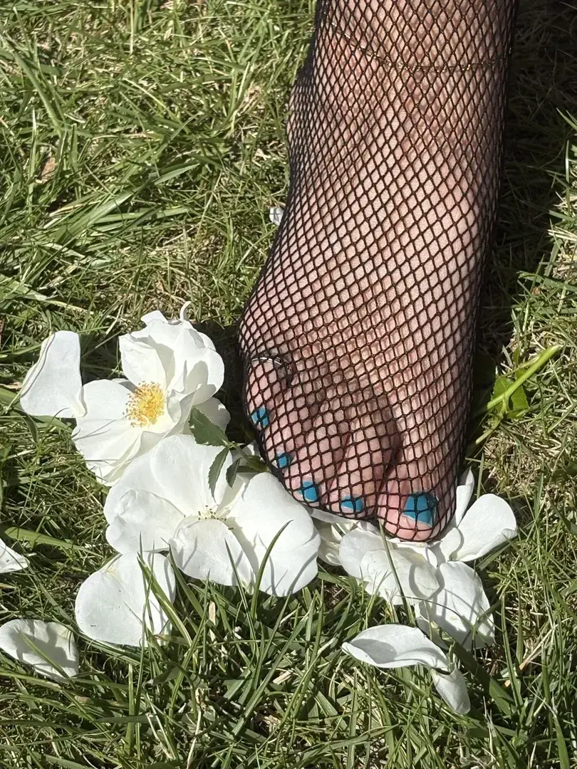 Leak & nude 1 — pieds_limagination-et-le-desir