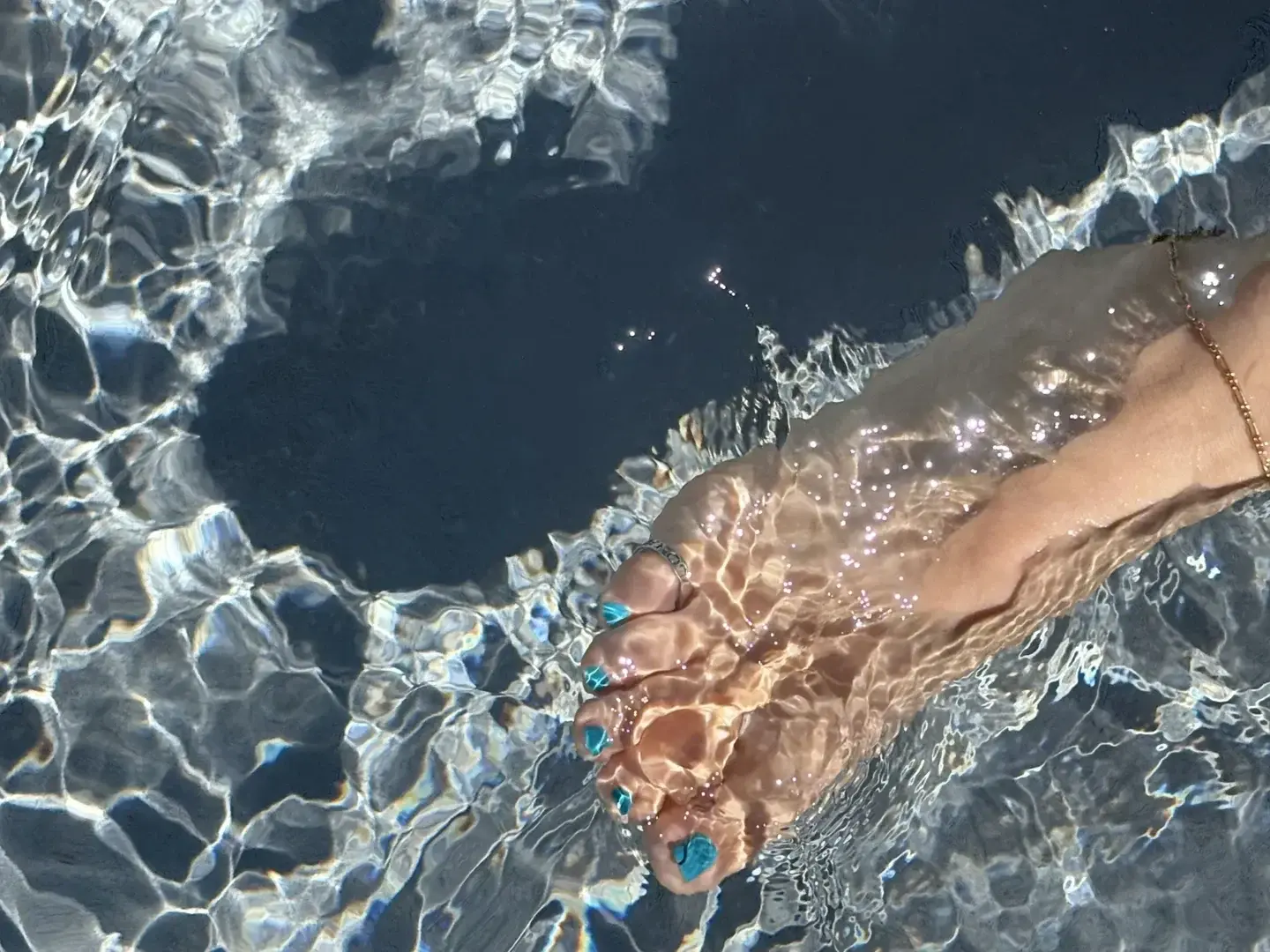 Leak & nude 3 — pieds_limagination-et-le-desir