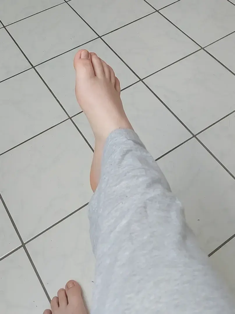 Leak & nude 1 — yourfeetqueen