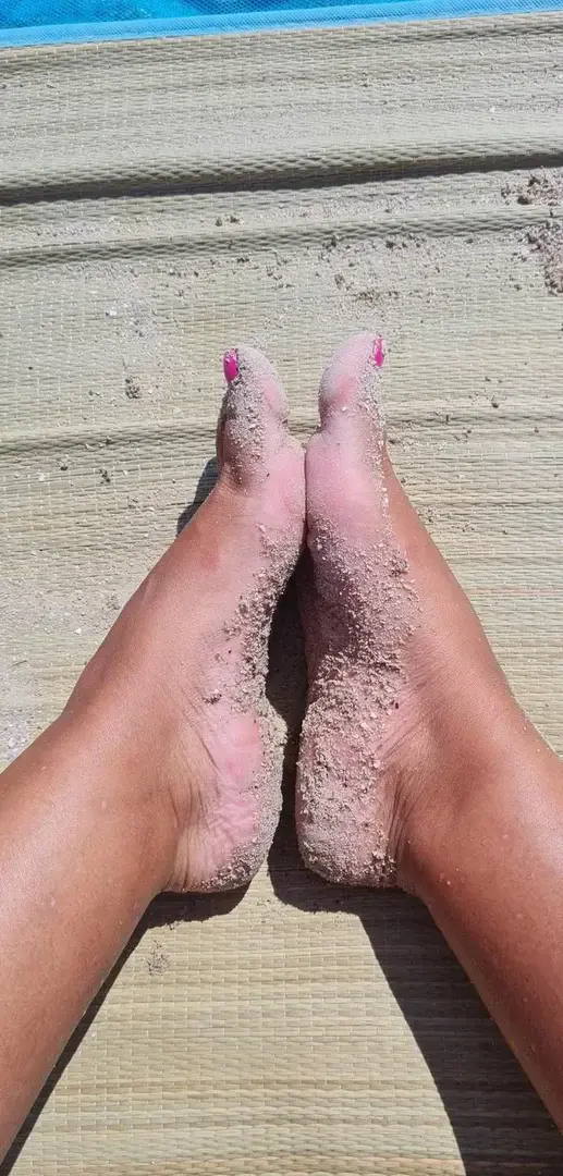 Leak & nude 7 — Feet_curvy_women