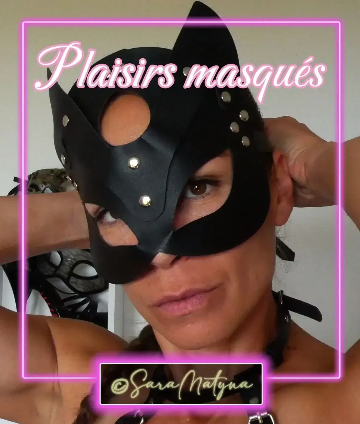📹🔞 Plaisirs masqués ✅⏱ 13min🇨🇵Prêt à jouer? J'enfile ma tenue et c'est parti pour une masturbation vaginale et anale des plus... chaudes