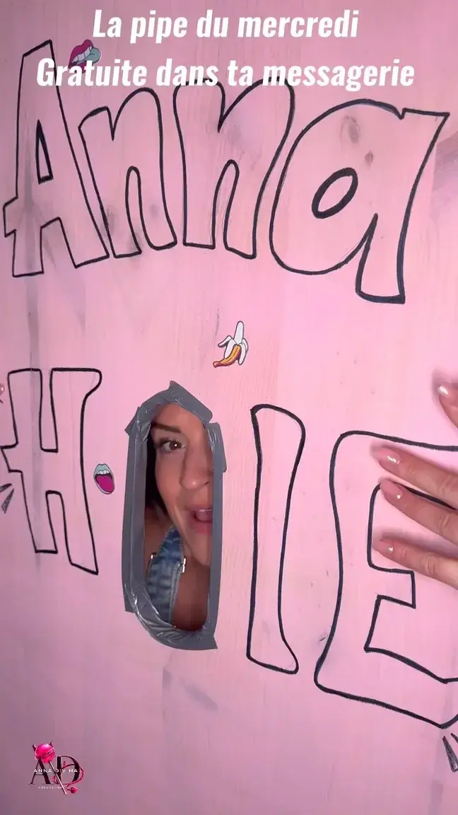 Nouvelle pipe du mercredi dispo dans ta messagerie 😋 ou offerte si tu t’abonnes aujourd’hui 😘