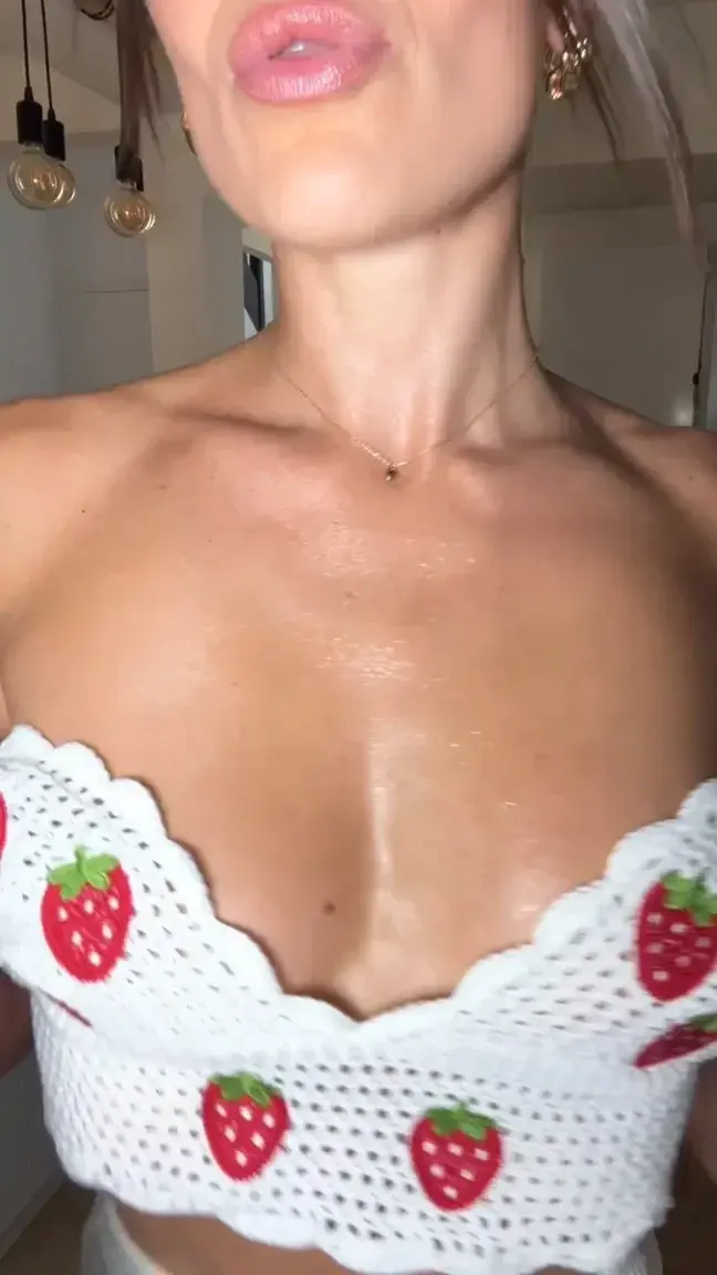 Anna_divina — média 12 | French Modèles