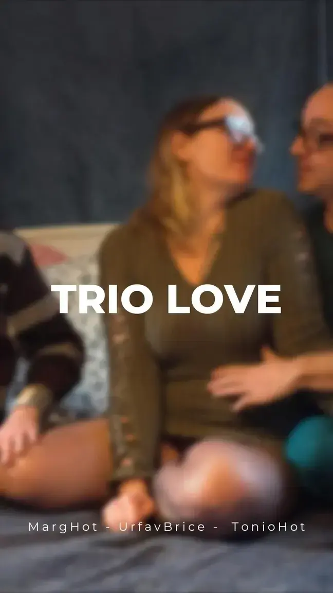 Joli Trio dans le lit avec mon mari et mon amant – Doubles vaginales et gros facial dans ma bouche !Mes amours Avec mon mari et mon amant, on s’est offert un très joli trio dans le lit.Ils m’ont baisée la chatte l’un après l’autre, puis ils m’ont fait des doubles pénétrations vaginales admirables.Ma chatte a vraiment pris cher, j’ai été bien ouverte et bien remplie. Pour finir, j’ai vidé mon amant dans ma bouche et j’ai tout avalé comme une bonne salope C’était intense, sensuel et très excitant !La vidéo est déjà disponible dans votre feed si vous êtes abonné(e)s.Bisous très chauds,Ta salope préférée