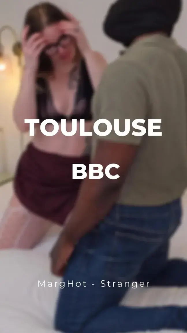 Leak & nude MYM — Sexymarghot : « À Toulouse, un Black à la queue énorme m’ouvre le cul à fond dans ma chambre d’hôtel !Mes amours   De passage à Toulouse, j’ai rencontré un Black avec une queue vraiment énorme.Je l’ai ramené dans ma chambre d’hôtel.Il m’a baisé le cul sans pitié pendant un long moment, m’a bien ouverte jusqu’à un gros gaping impressionnant.  C’était très hard, très intense et j’ai adoré sentir mon cul complètement dilatésLa vidéo est déjà disponible dans votre feed si vous êtes abonné(e)s.  Si tu n’es pas encore abonné(e), rejoins-moi vite !Bisous très chauds,Ta salope préférée » (MYM)