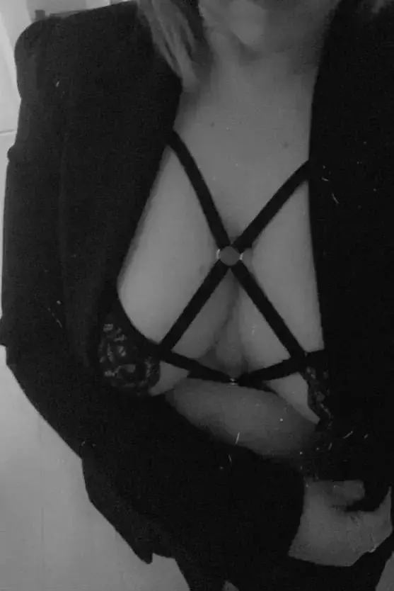 Leak & nude 1 — Body_sensuel
