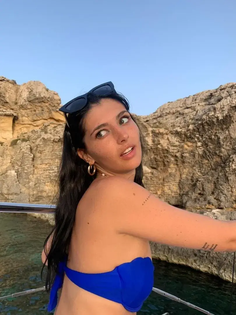 Leak & nude MYM — Louve2toi : « Le regard » (MYM)