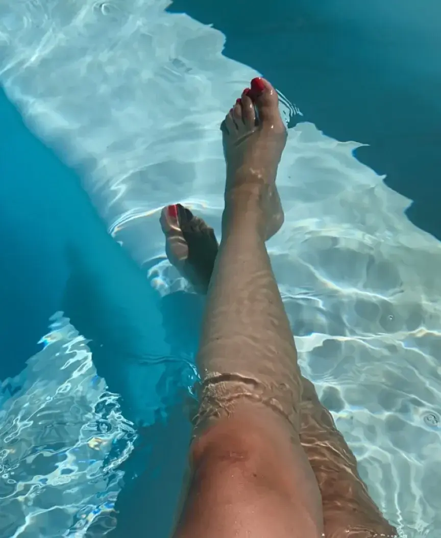 Leak & nude 2 — Feetfrenchgirl_