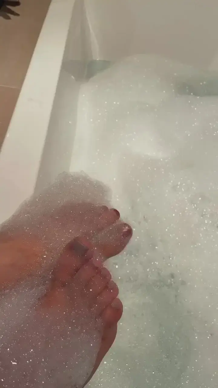 Leak & nude 3 — Feet_therapy