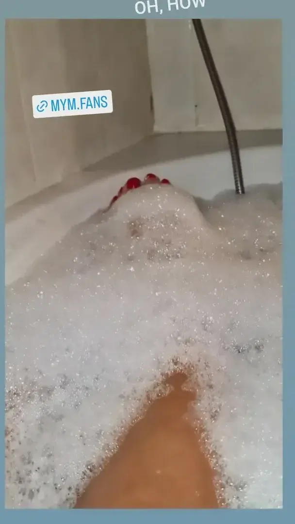 Leak & nude 9 — Feetblondie