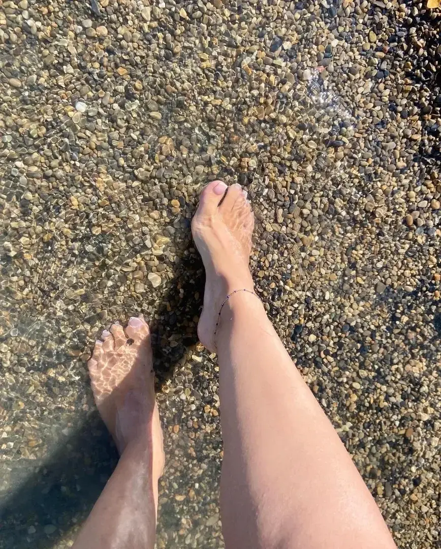 Leak & nude 1 — Feetgirl_margot