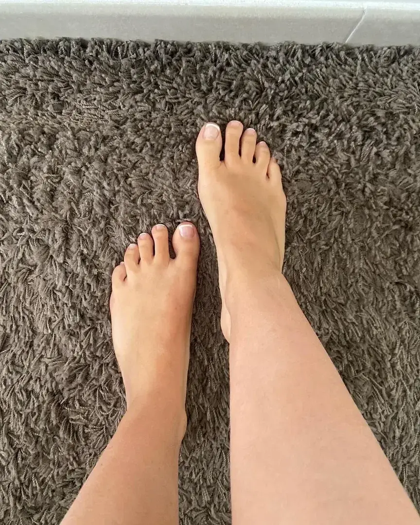 Leak & nude 2 — Feetgirl_margot