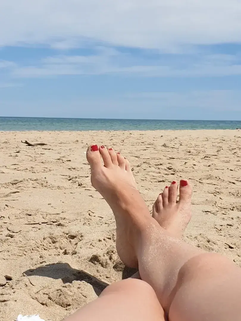 Bain de soleil #pieds #piedfrançais #feet