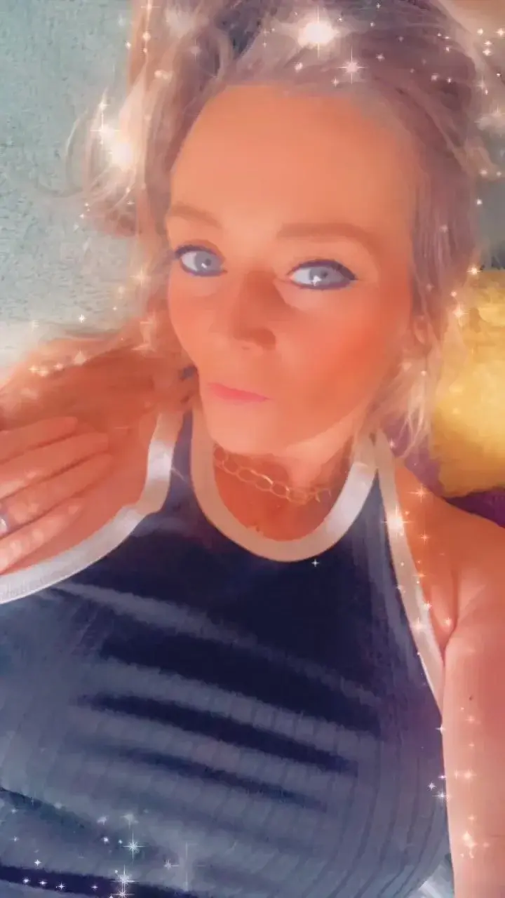 Coucou les beaux mecs ..💋💋 ..Bisou