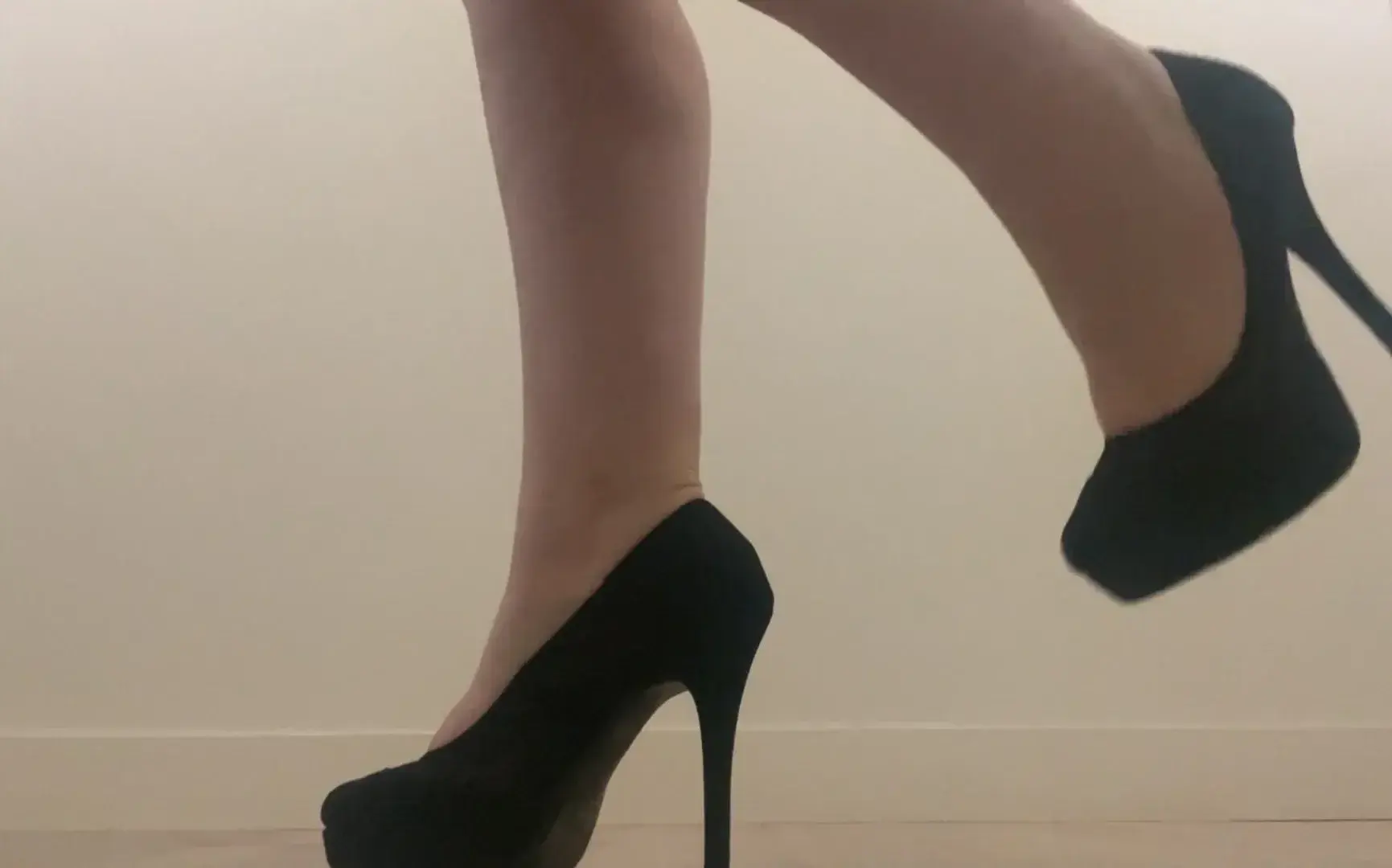 Leak & nude 3 — feet_girl01