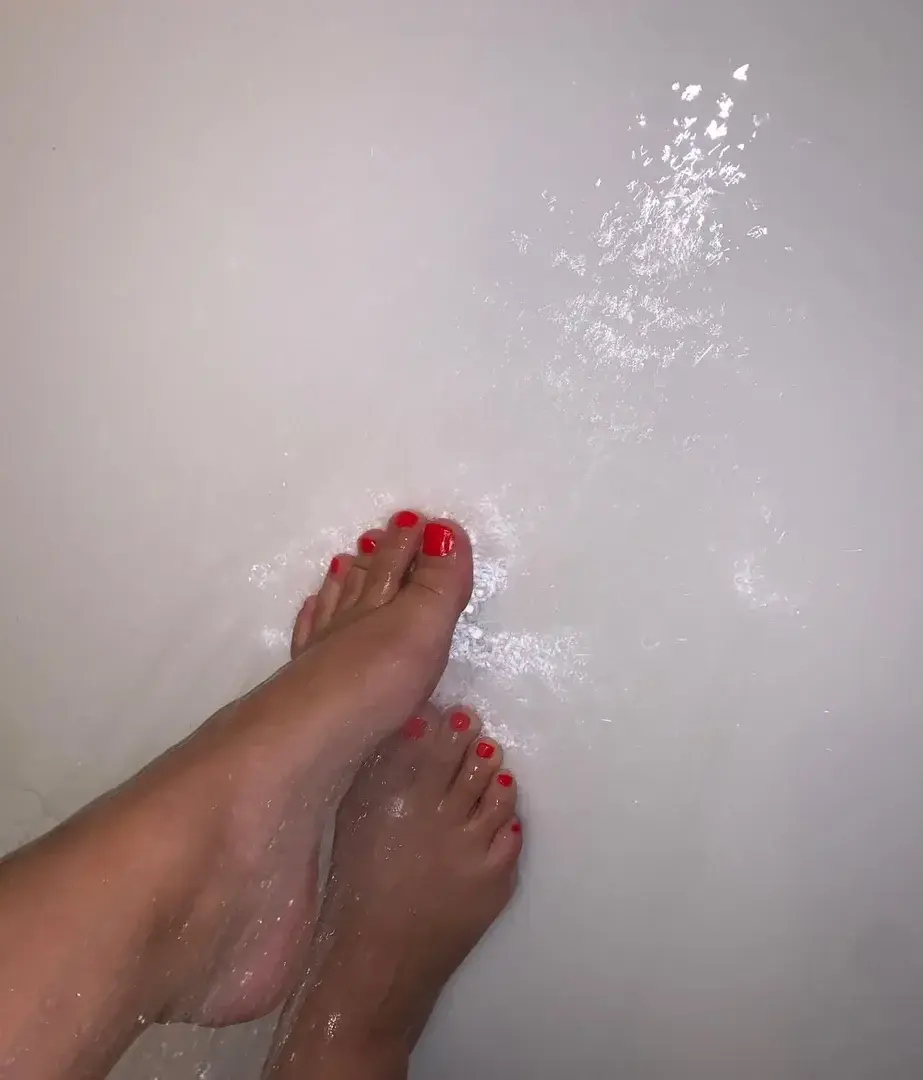 Leak & nude 2 — Lespiedsdeclaraa