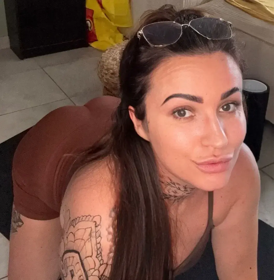 Leak & nude 3 — Debbiedoggiee