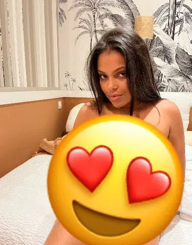 Viens me découvrir en privé 😍❤️👅👅
