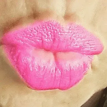 Kiss me 😘💋💋