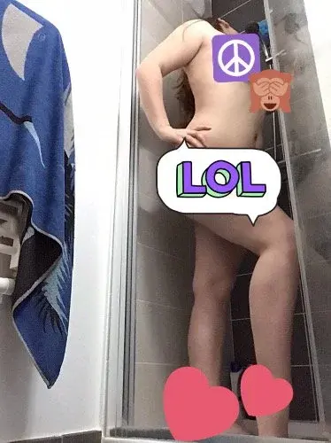 Abonne toi pour me voir nue sous la douche 🚿😈🤌🏻