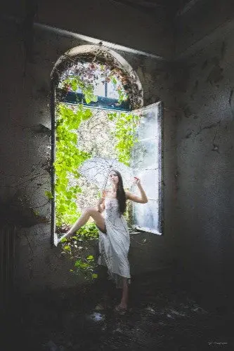 Mon dernier shooting. L'aimez vous Monsieur ? Venez apprécier mes courbes sans ma belle robe :)