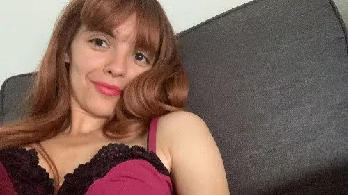 rejoins-moi sur le canapé! DM pour une session hot!