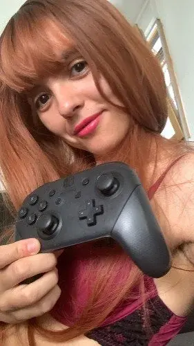 Des envies de jeu? Deviens contributeur et reçois des photos explicites!!