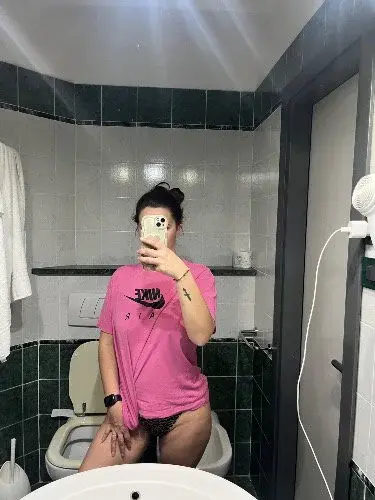 Tu as vus mes dernières photos ? N’hésite pas ! Et je suis disponible pour un show privée 🥰