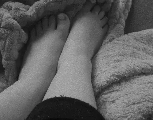 👣