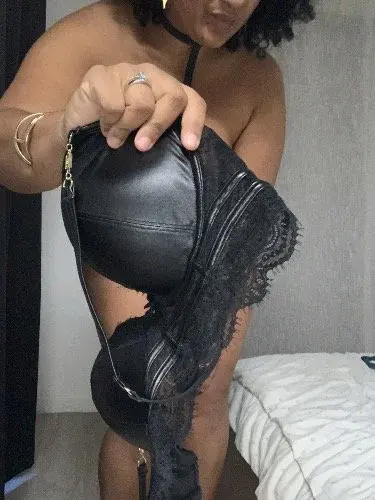 curvy_lesly - Photo exclusive MYM 11 | French Modèles