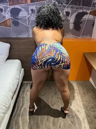 curvy_lesly - Photo exclusive MYM 4 | French Modèles