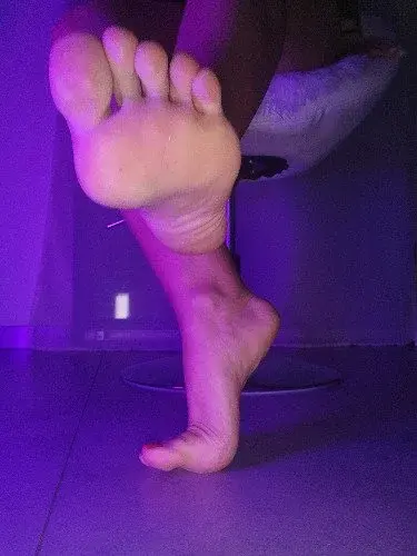 Come honey with my feet