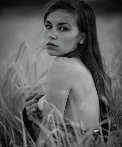 lianaa - Photo exclusive MYM 5 | French Modèles