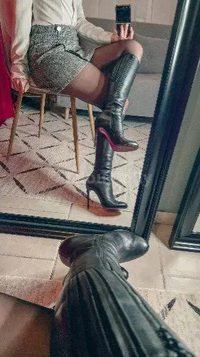 Aujourd'hui botte Louboutins avec collant couture