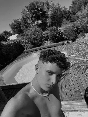 Ici du contenu exclusif de mes réseaux sociaux, des vidéos pour toi t’y attendent ☺️