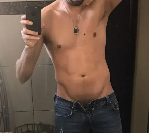 Hummm.... quel chaleur.... tu veut le voir en action sur moi ta qu'a me le demander... 🥵🔞