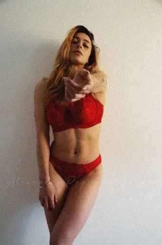 Tu aimerais me rejoindre ? Viens me voir en privé 😘