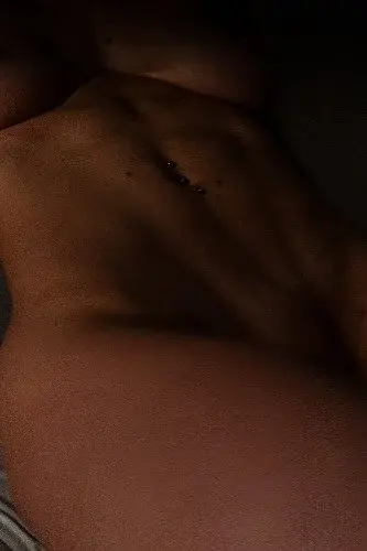 Tu viendrais me rejoindre ? 
Viens me voir en privé j'ai plein de surprises pour toi 🔥