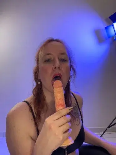 You want i suck you ? 