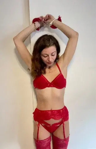 J’aime trop être attachée 🙈