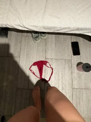 Découvres ma petite chatte mouillé avec le code LOVEDICK