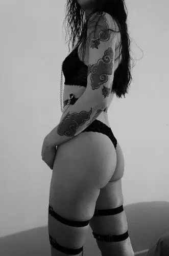 I'm really in love with black lingerie 🖤