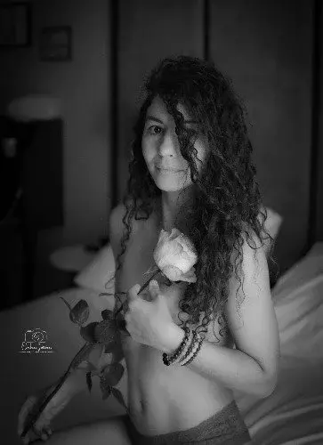 Leak & nude MYM — the_naughty_photographer : « essentiellement belle .... » (Uncove)