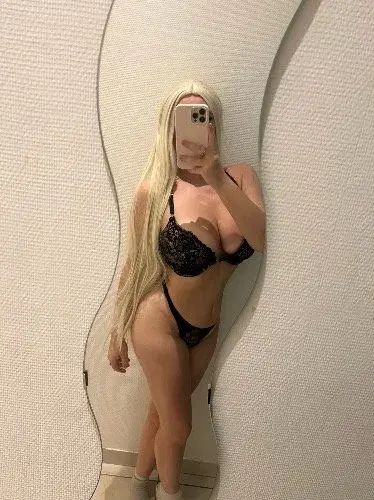 je mériterais bien que tu me punisses 🔞😈