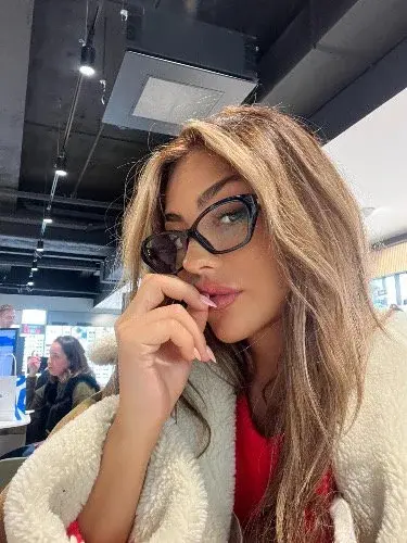 Femme à lunette… Femme à… 🤭