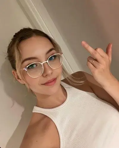 mia_more - Photo exclusive MYM 6 | French Modèles