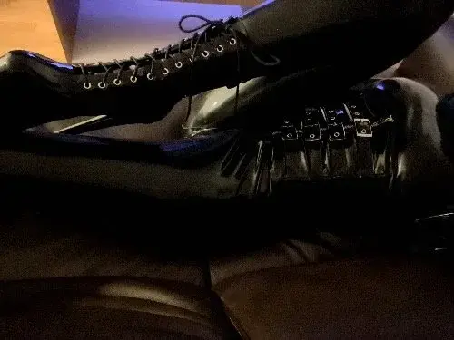 Total latex
Rejoins moi…
